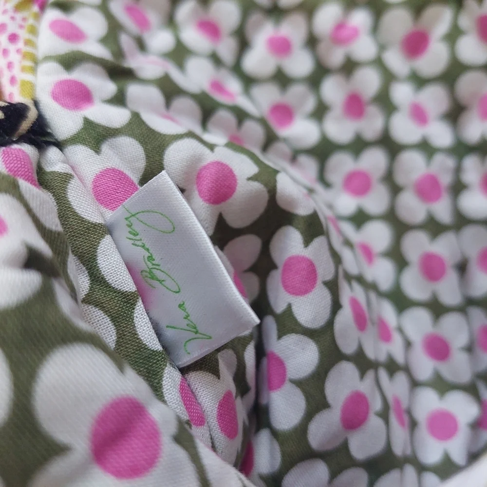 Vera BRADLEY Quilted Oven Mitt and Pot Holder Set ( Bag D)